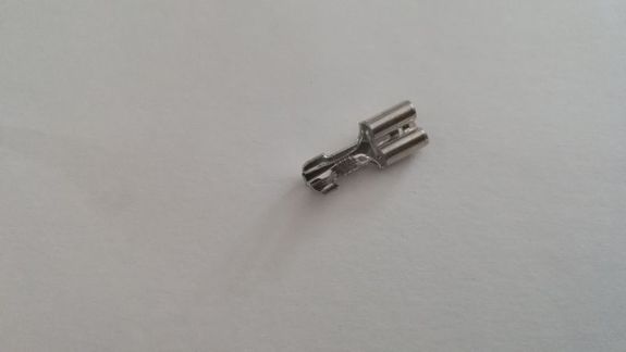 Cosse femelle à clipser