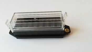 Boîtier transparent à 8 fusibles standards