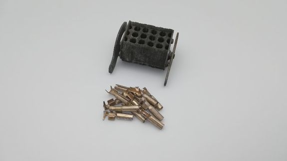 Connecteur à 12 voies Panhard