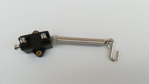 Contact feux stop fermé au repos