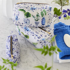 Designers Guild Washbag Kawana Delft large
