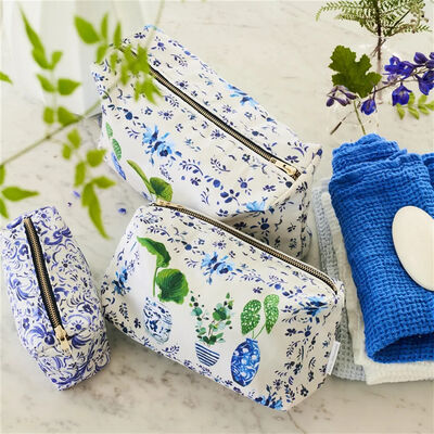 Designers Guild Washbag Kawana Delft medium
