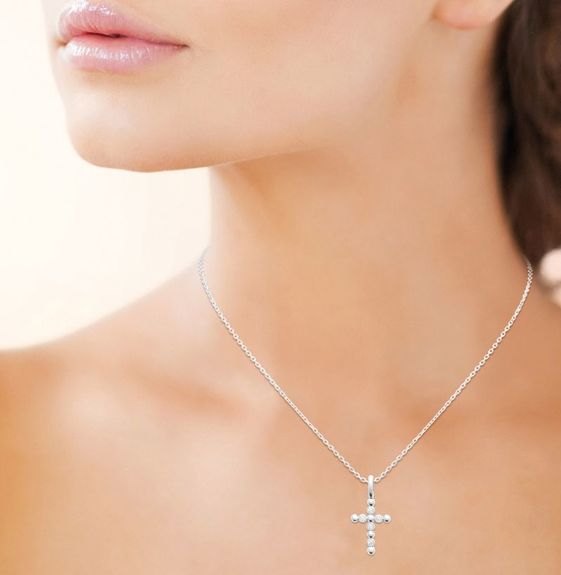 Pendentif croix en argent rhodié plate et lisse petit modèle 10mm Pendentif croix en argent rhodié plate et lisse petit modèle 10mm