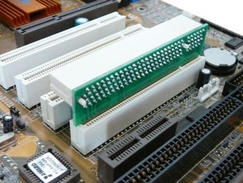 Riser PCI 32 Bits 1 Port (1U) - INVERSE To place a PCI card horizontally Orientation towards the top of the motherboard To place a PCI card horizontally<br>Orientation towards the top of the motherboard