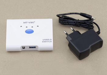 USB 3.0 Superspeed 4-Port Switch - Powered - Share USB3 devices between four different PCs