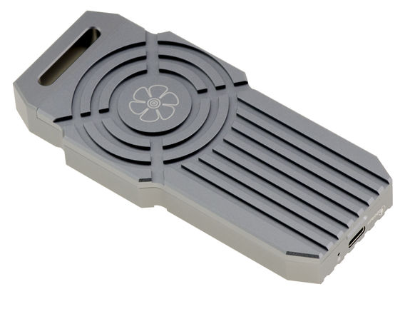 USB 4.0 Thunderbolt 4 40G enclosure for SSD M2 NVMe. Robust, shock-proof aluminum structure with removable fan