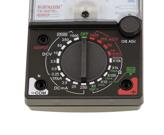 Analog multimeter, measures AC DC current, intensity, continuity, resistance ...