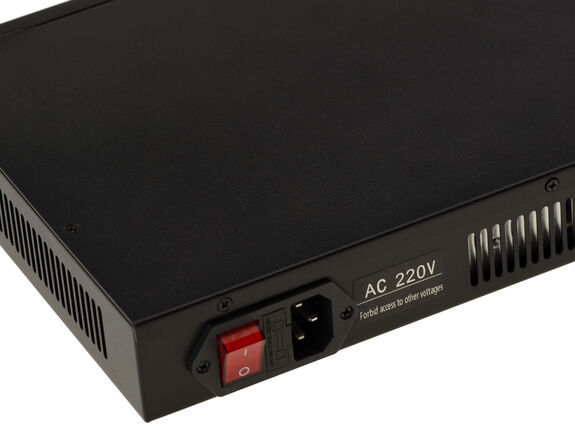 Station de charge industrielle rackable 44cm 20 ports USB type C puissance maximale 200W, alimentation 5V 2.1A par port