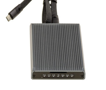 Aluminiumgehäuse für RAID und USB 3.2-Klonstation mit 20 GB für 2 M.2-SSDs (unterstützt sowohl M.2 NVMe als auch M.2 SATA). Konfiguration als PM oder RAID 0/1 sowie Klonen von einer SSD auf die andere