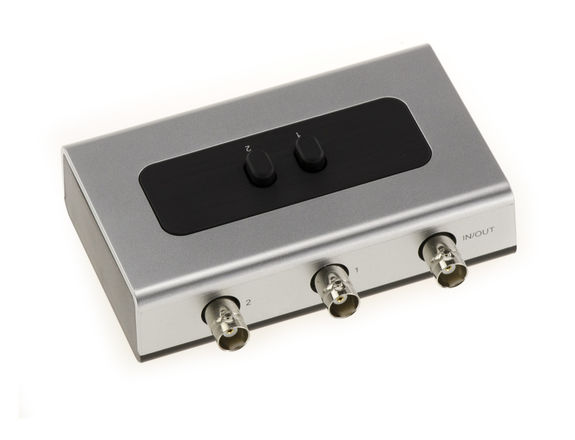 2-Port BNC switch - Routing of 2 Sources to one output or one Source to two outputs - 75 Ohms support