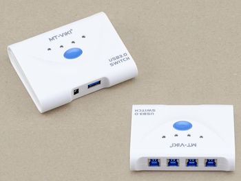 USB 3.0 Superspeed 4-Port Switch - Powered - Share USB3 devices between four different PCs
