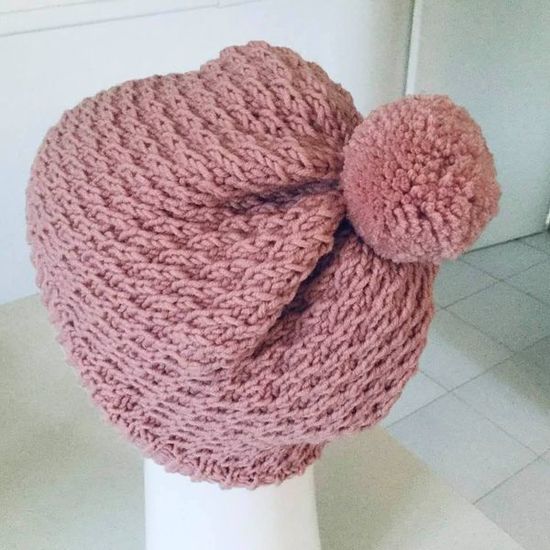 Bonnet vintage en laine tricoté à la main : tuque bohème rose pourpre - Canada Bonnet vintage en laine tricoté à la main : tuque bohème rose pourpre - Canada