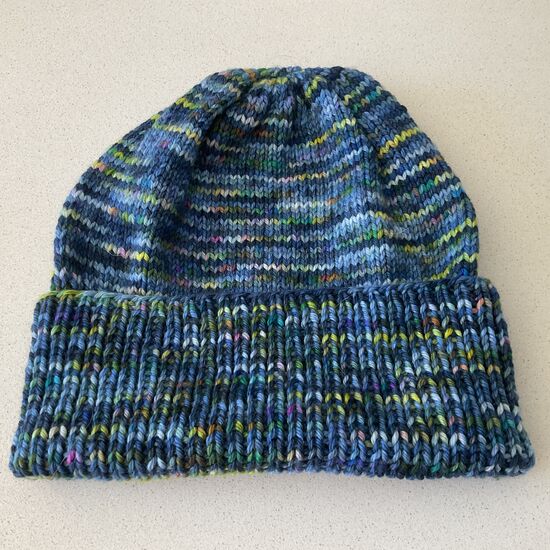 Bonnet ARTY2 tricoté à la main couleur deep end