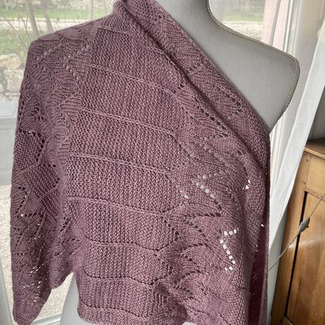 Châle Abondance tricoté à la main couleur rose vintage