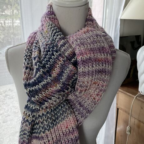 Echarpe AUDE tricotée à la main rose/mauve/gris