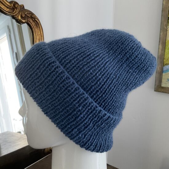 Bonnet Tout Doux tricoté à la main couleur jeans