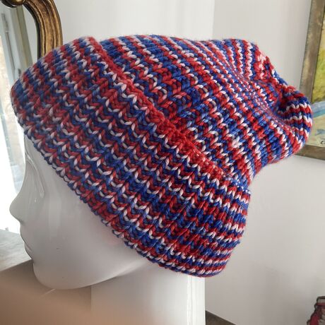 Bonnet DOUXDOUX tricoté à la main en laine mérinos couleur France