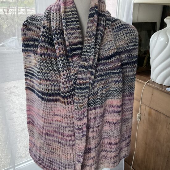 Echarpe AUDE tricotée à la main rose/mauve/gris