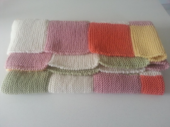 Plaid Ou Couverture Pour Bebe Multicolore Tricote A La Main Plaid Ou Couverture Pour Bebe Multicolore Tricote A La Main