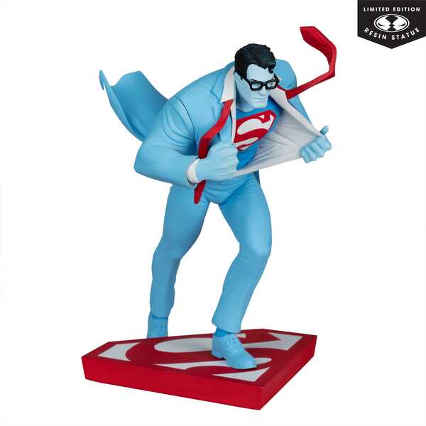 DC Direct statuette 1/10 Superman Red and Blue: Superman by Clayton Henry Limited Edition McFarlane Toys