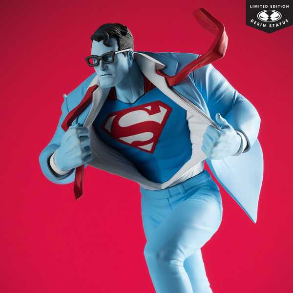 DC Direct statuette 1/10 Superman Red and Blue: Superman by Clayton Henry Limited Edition McFarlane Toys