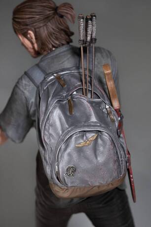 The Last of Us Part II statuette PVC Ellie with Bow Dark Horse
