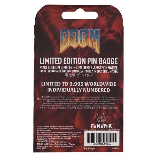 Doom floppy disk pin badge Fanattik