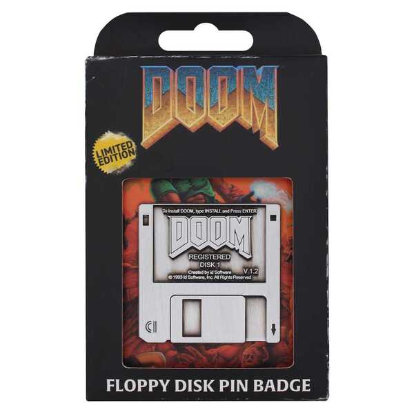 Doom floppy disk pin badge Fanattik