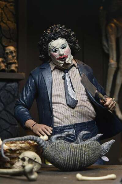 Texas chainsaw massacre Massacre à la tronçonneuse  pretty woman leatherface af 50th anniversary ultimate af Neca