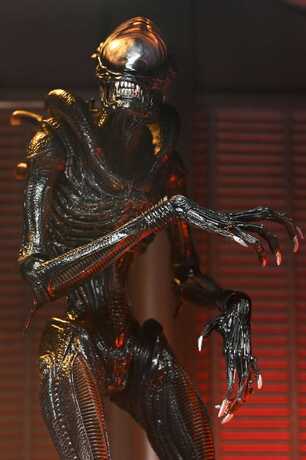 Alien: Romulus figurine Ultimate Scorched Xenomorph NECA