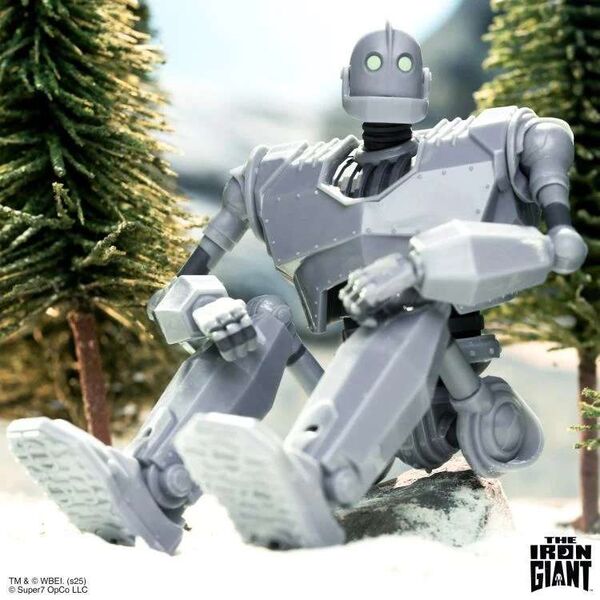 The Iron Giant Deluxe action figure SUPER 7