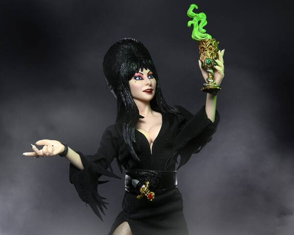 Elvira, Mistress of the Dark figurine Clothed Neca