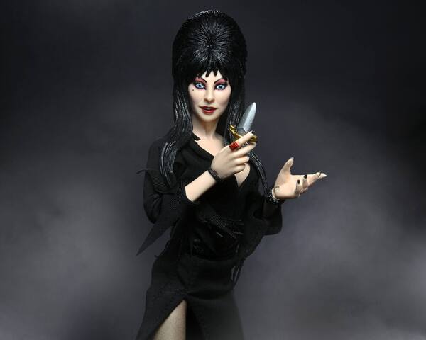 Elvira, Mistress of the Dark figurine Clothed Neca