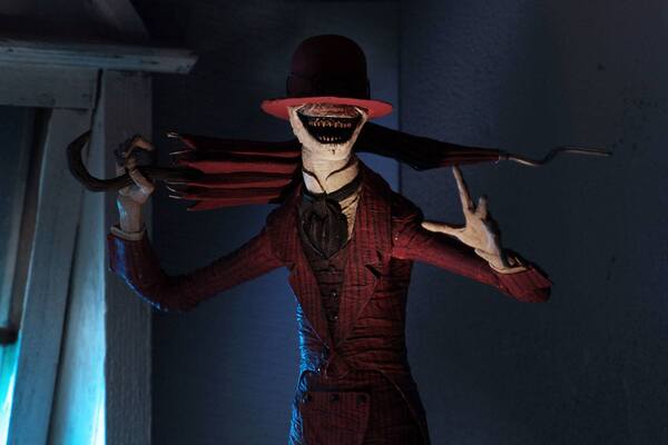 The Conjuring Universe figurine Ultimate Crooked Man NECA