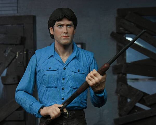 Evil Dead figurine Ultimate Ash NECA
