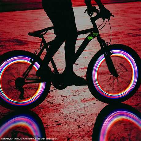 Stranger Things 5 Feu de vélo LED et autocollant PALADONE