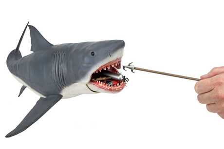 JAWS Les Dents de la mer figurine 12" Head to Tail The Game of Jaws 50th Anniversary NECA