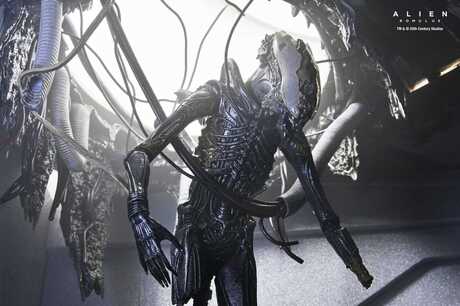 Alien: Romulus figurine Deluxe Suspended Lab Xenomorph XX121 NECA