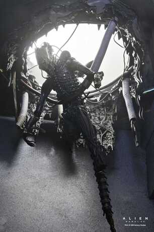 Alien: Romulus figurine Deluxe Suspended Lab Xenomorph XX121 NECA
