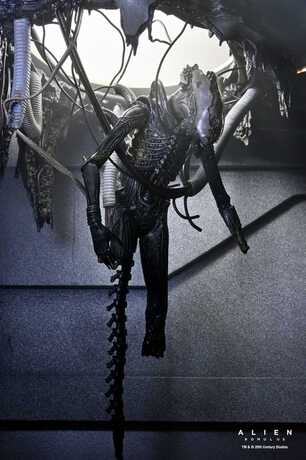 Alien: Romulus figurine Deluxe Suspended Lab Xenomorph XX121 NECA