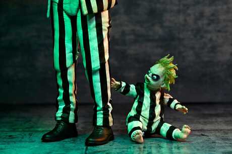 Beetlejuice Beetlejuice figurine 7 Scale Ultimate Striped Suit Beetlejuice NECA