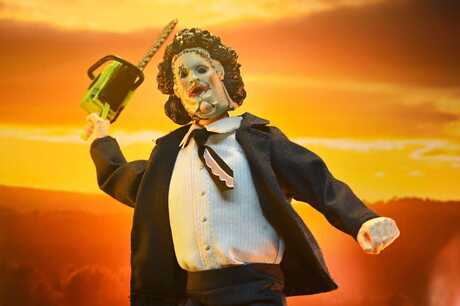 Massacre à la tronçonneuse figurine Retro Clothed Leatherface (Pretty Woman Mask) 50th Anniversary  Neca