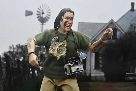 Massacre à la tronçonneuse figurine Clothed The Hitchhiker 50th Anniversary Neca