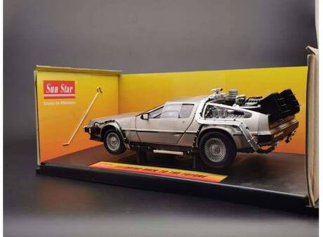 Retour vers le futur 1983 DeLorean 1/18 métal Sun Star Toys
