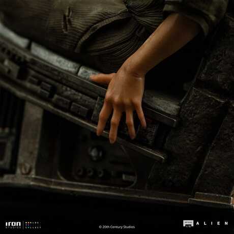 Alien 3 statuette 1/10 Art Scale Ellen Ripley and Dog Alien Iron Studios