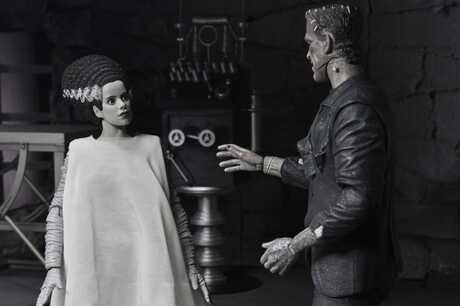 Universal Monsters pack 2 figurines La Fiancée de Frankenstein 90th Anniversary The Monster & His Mate (B&W) NECA