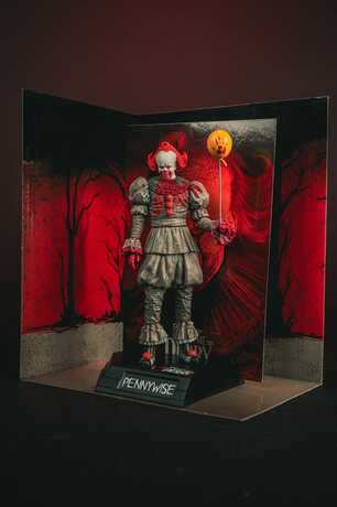Ça Welcome to Derry Movie Maniacs figurine Pennywise (Bloody) McFarlane Toys