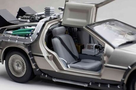 Retour vers le futur 1983 DeLorean 1/18 métal Sun Star Toys