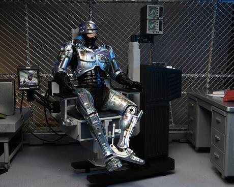 RoboCop figurine Ultimate Battle Damaged RoboCop with Chair Neca