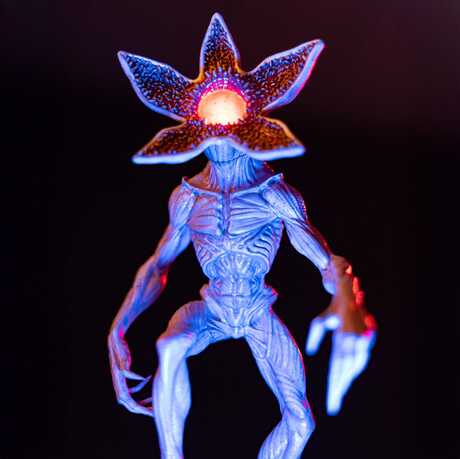 Stranger Things lampe avec USB-C Demogorgon 34 cm Grupo Erik